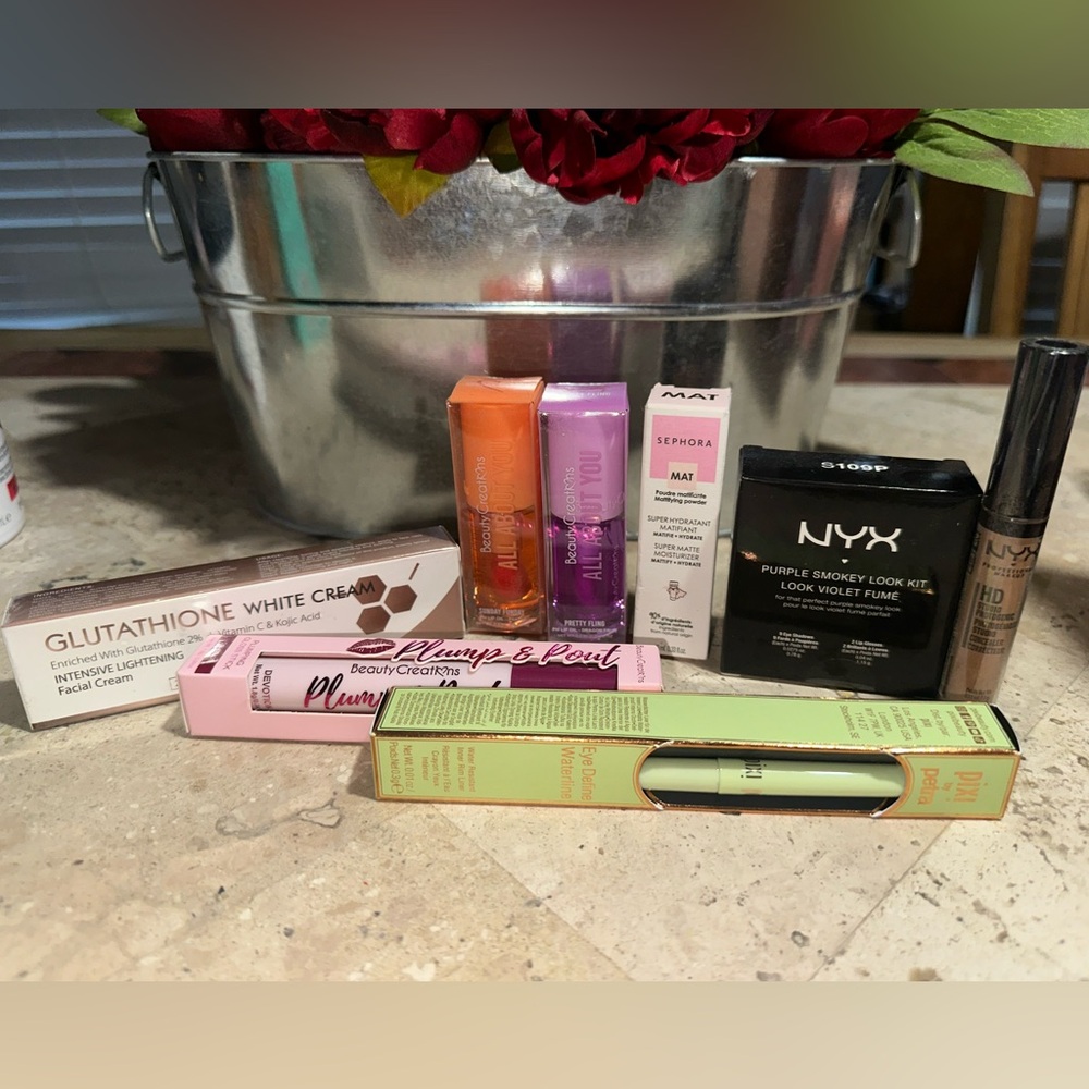 Makeup bundle